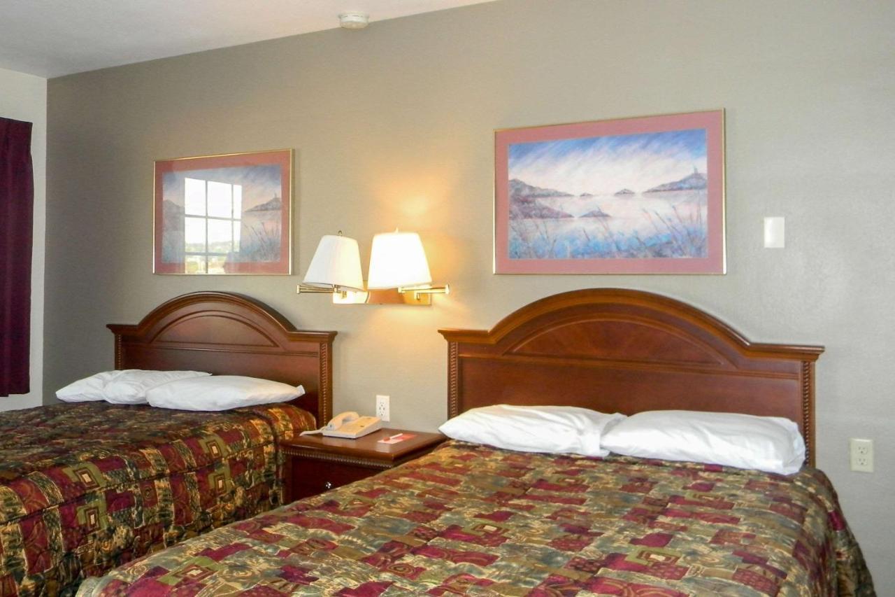 Rodeway Inn Wenatchee Exterior photo