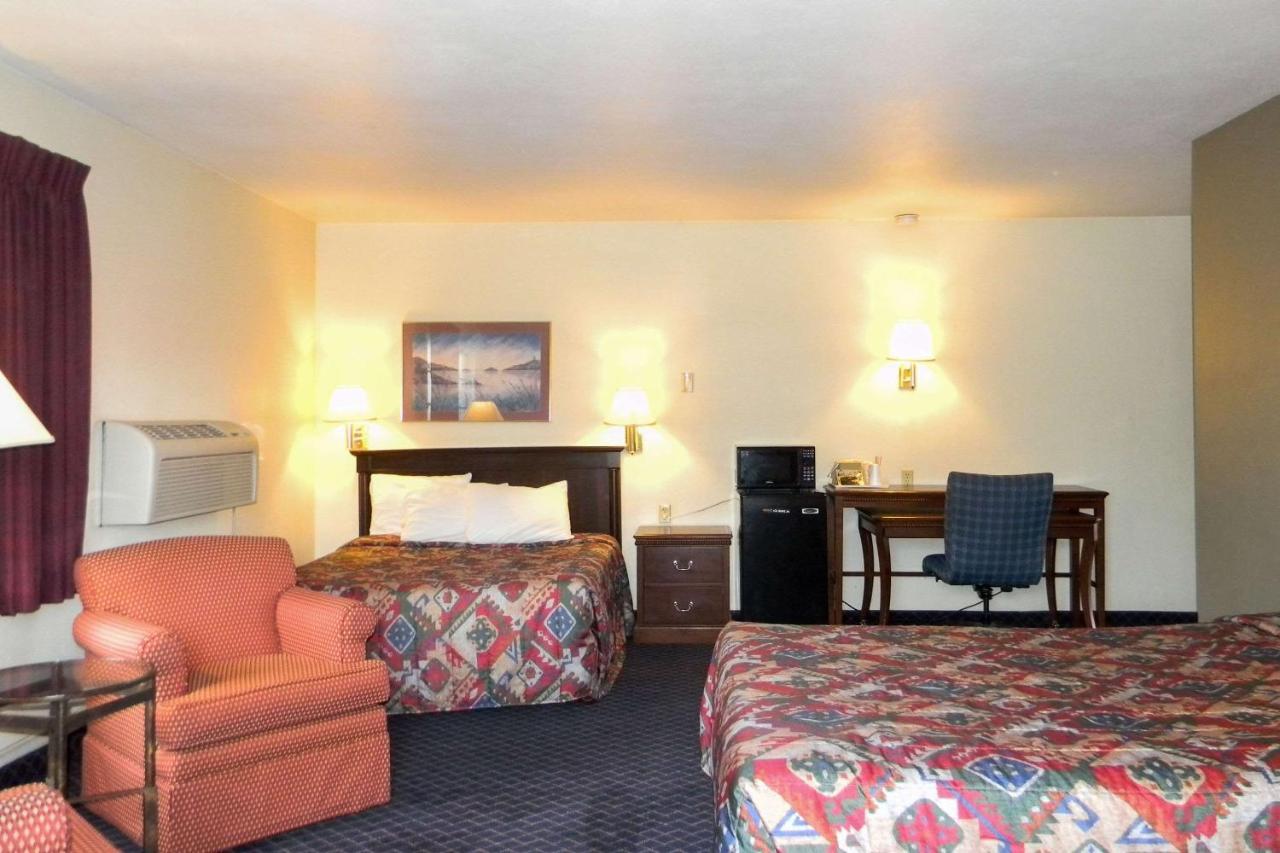 Rodeway Inn Wenatchee Exterior photo