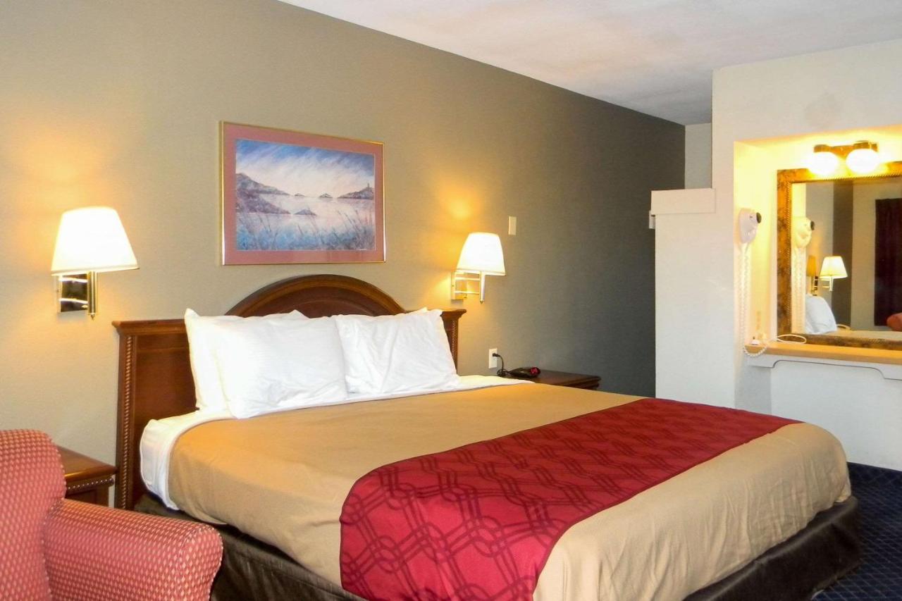Rodeway Inn Wenatchee Exterior photo