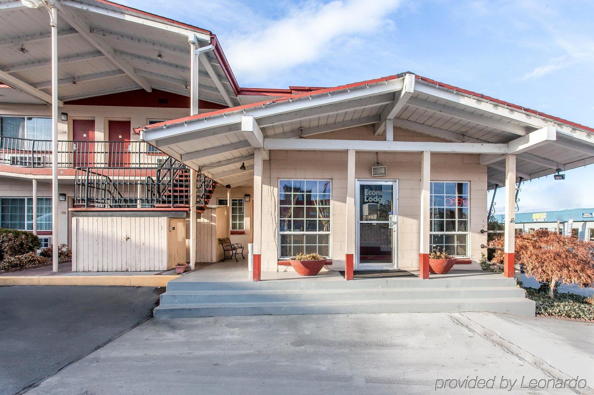 Rodeway Inn Wenatchee Exterior photo