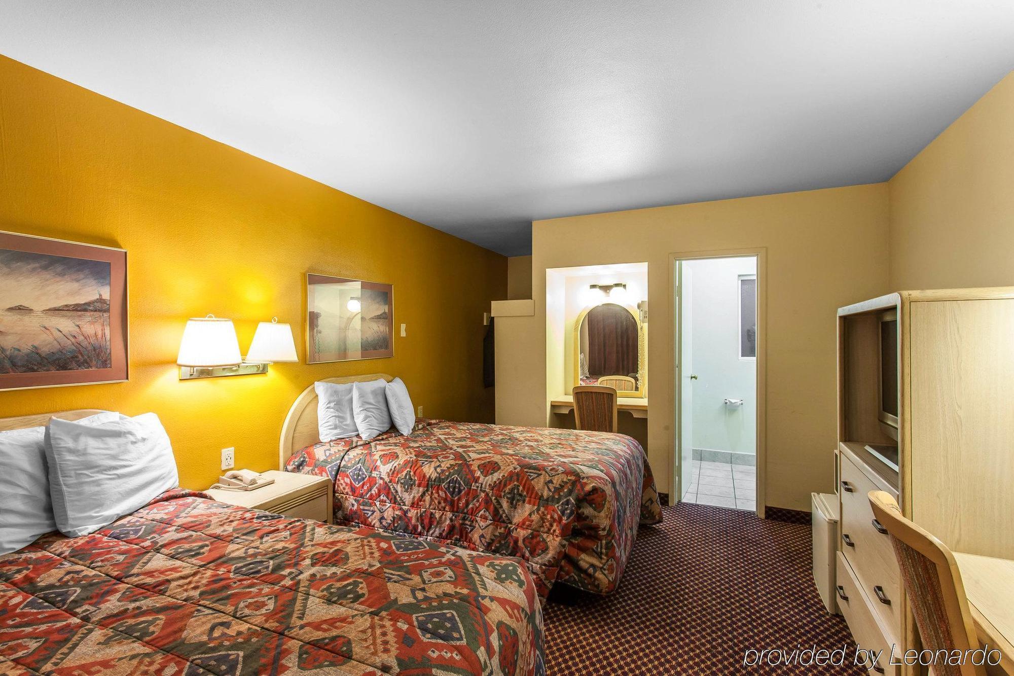 Rodeway Inn Wenatchee Exterior photo
