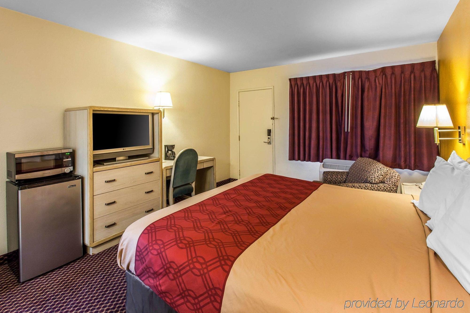 Rodeway Inn Wenatchee Exterior photo