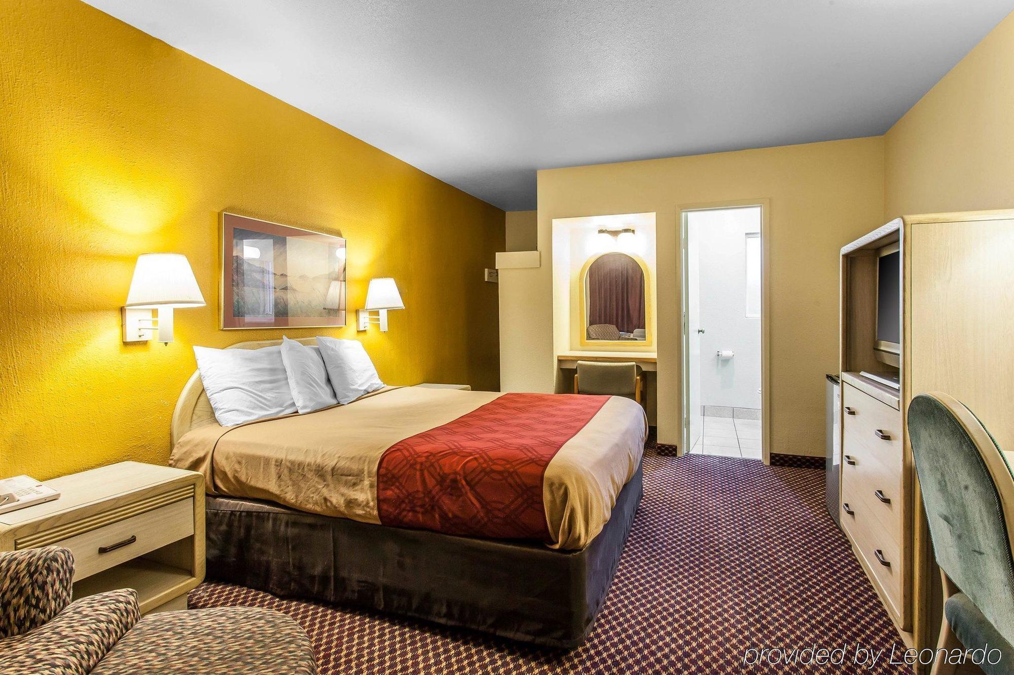Rodeway Inn Wenatchee Exterior photo