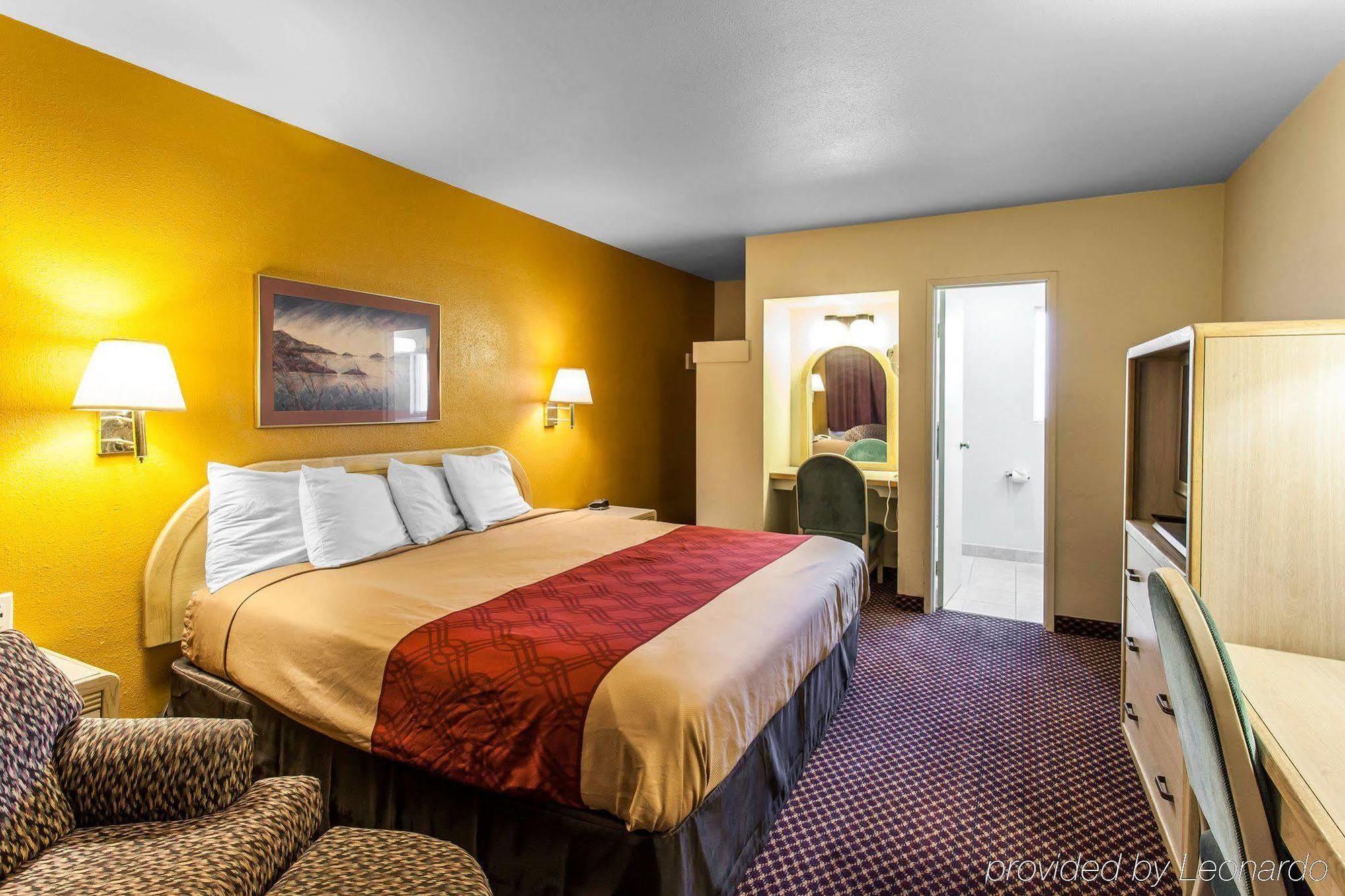 Rodeway Inn Wenatchee Exterior photo
