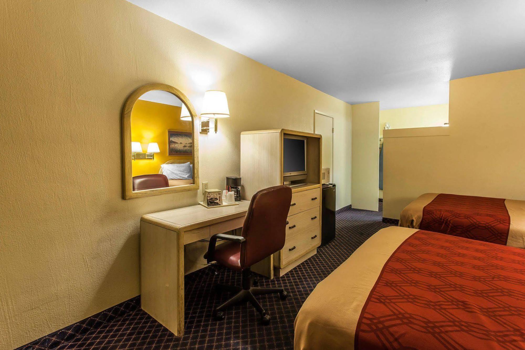 Rodeway Inn Wenatchee Exterior photo