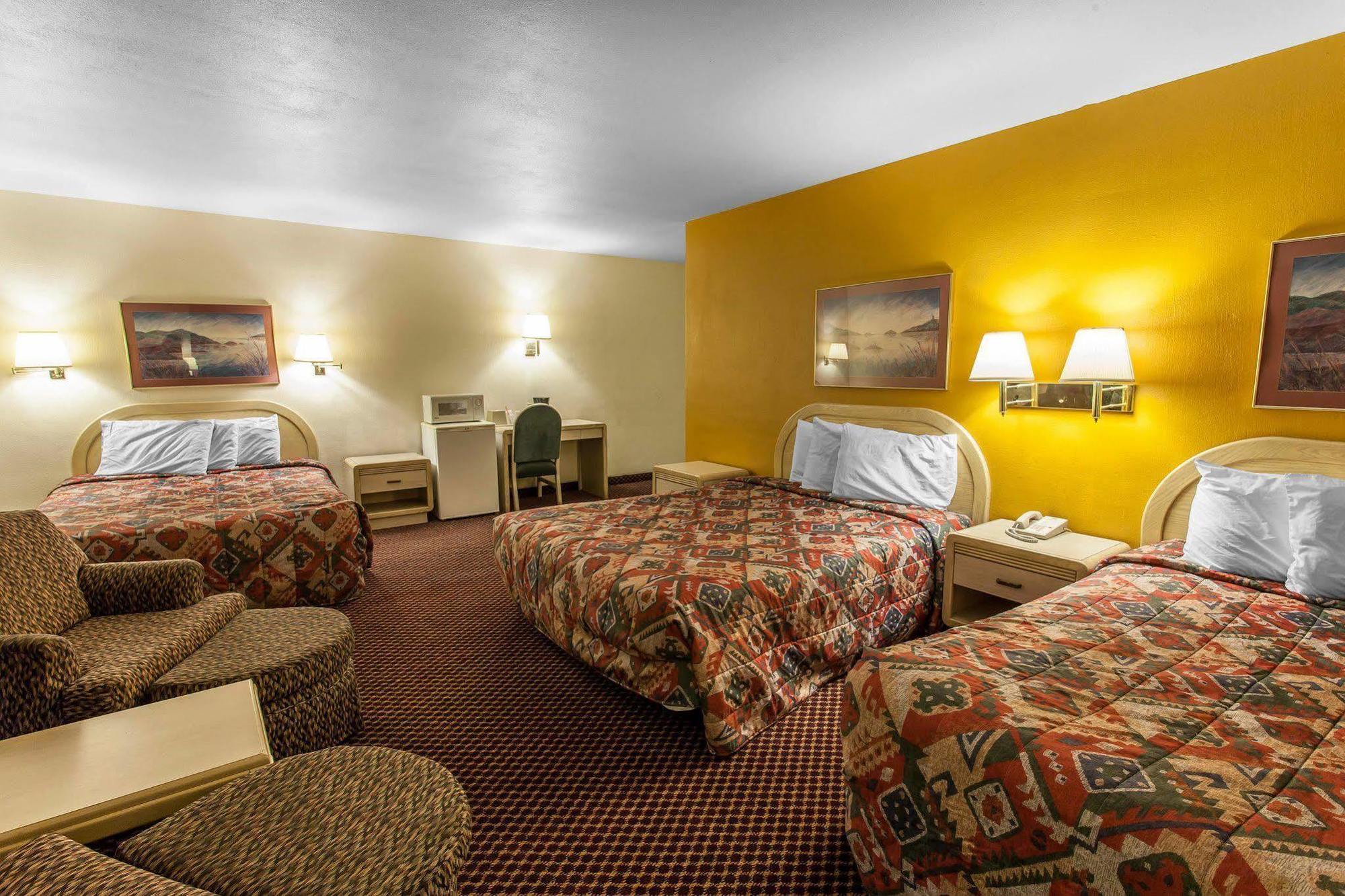 Rodeway Inn Wenatchee Exterior photo
